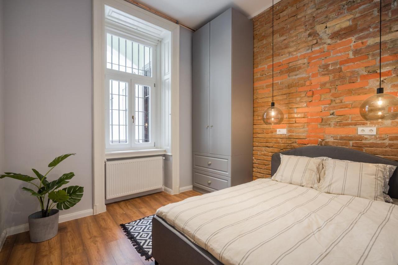 A32 Boutique Apartments, Best Location By Bqa Budapest Bagian luar foto